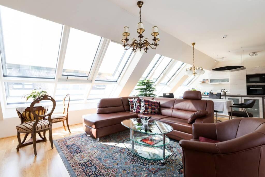 Grosses Penthouse #12 Mit Terrasse Und Aussicht Viena Exterior foto