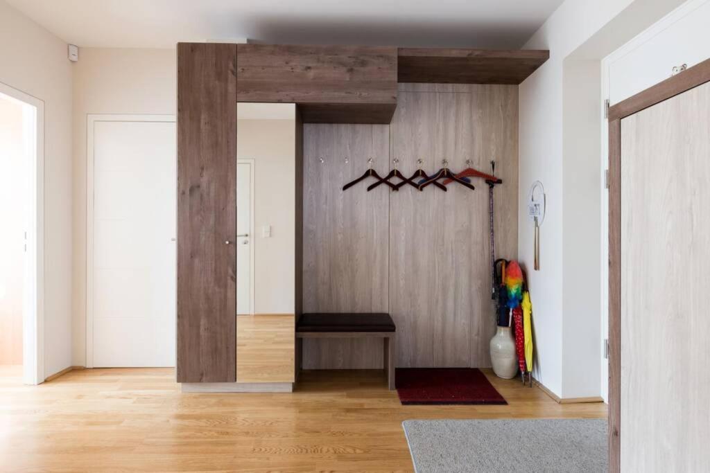 Grosses Penthouse #12 Mit Terrasse Und Aussicht Viena Exterior foto