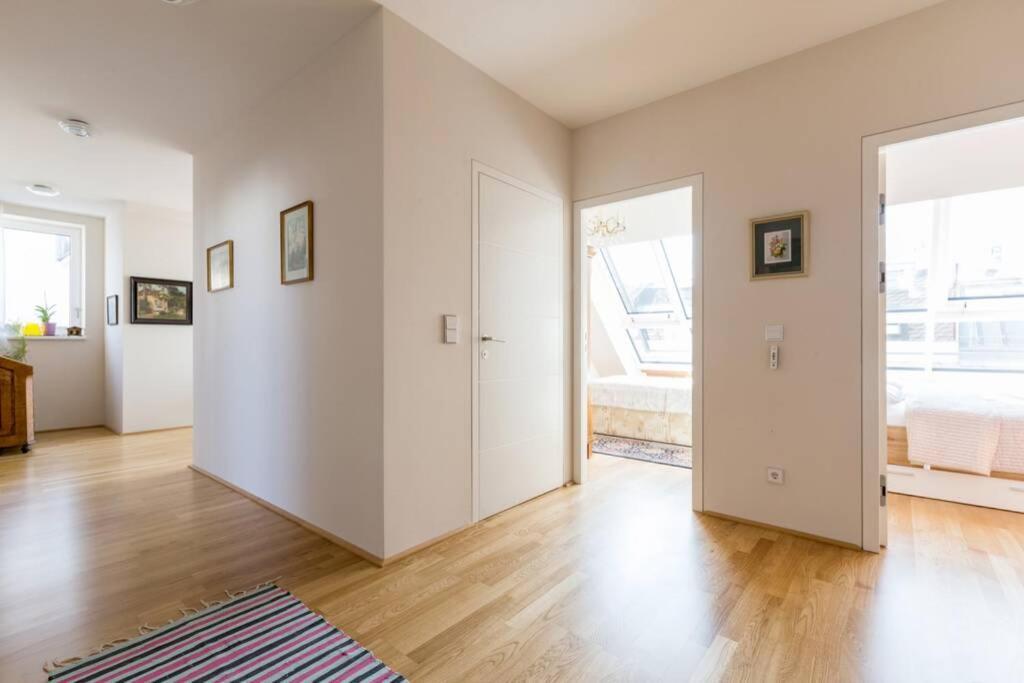 Grosses Penthouse #12 Mit Terrasse Und Aussicht Viena Exterior foto